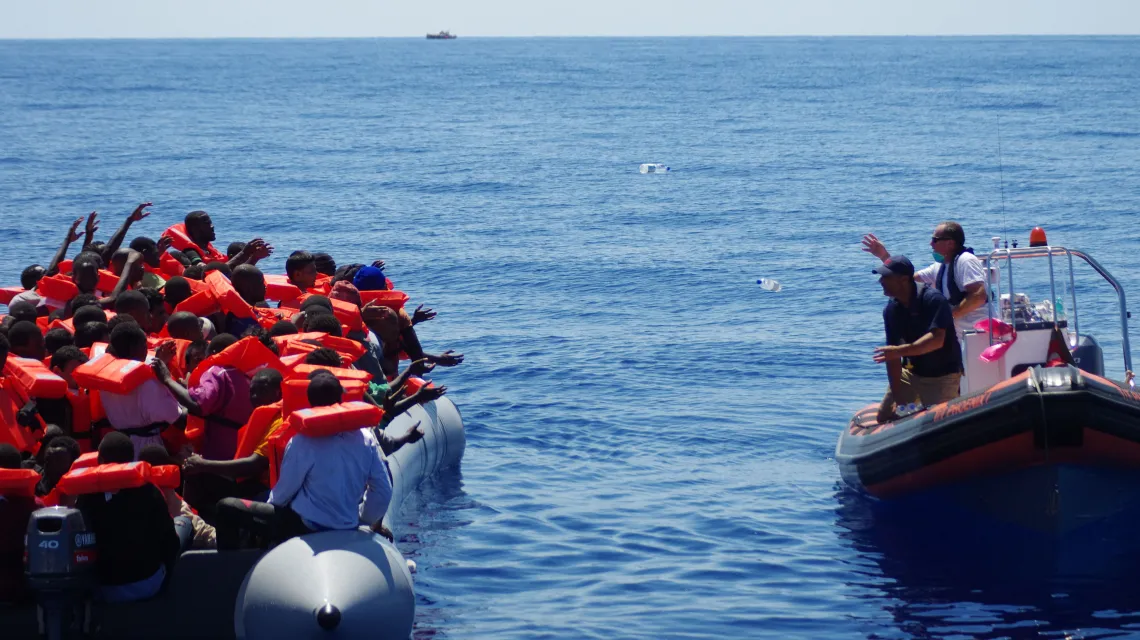 Akcja ratunkowa na Morzu Śródziemnym. Fot: MOAS / 
