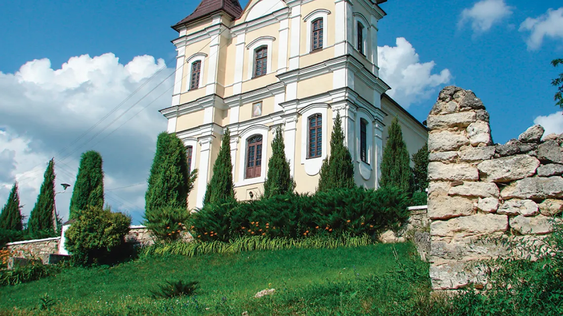 Rzymskokatolicki kościół św. Kajetana w Raszkowie powstał w XVIII wieku,gdy miasteczko należało do Rzeczypospolitej. Naddniestrze, lipiec 2011 r.  / DOMENA PUBLICZNA / WIKIPEDIA