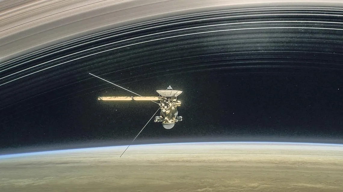 Graficzne przedstawienie sondy Cassini przechodzącej pomiędzy Saturnem a jego najbardziej wewnętrznym pierścieniem w ostatnim dniu misji, 15 września 2017 r. / NASA