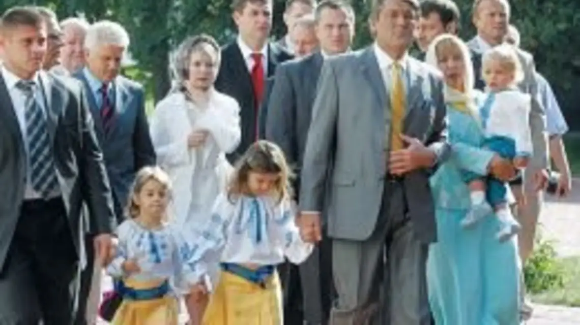Jeszcze razem: przywódcy Pomarańczowej Rewolucji, wśród nich Julia Tymoszenko i Wiktor Juszczenko / 