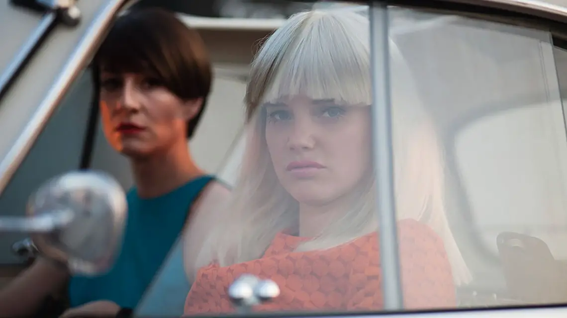 Maja Ostaszewska i Joanna Kulig w filmie „Ja teraz kłamię” / OLAF TRYZNA / KINO ŚWIAT