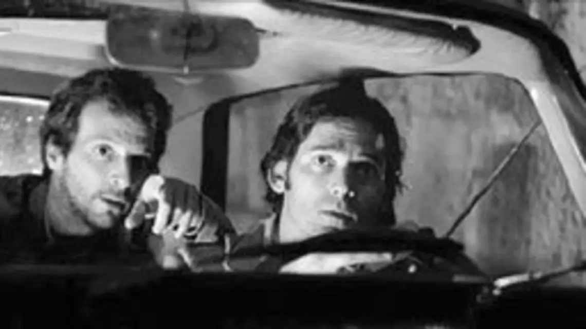 Filmowi agenci Mosadu w akcji: z lewej konstruktor bomb Robert (Mathieu Kassovitz), z prawej główny bohater Avner (Eric Bana) / 