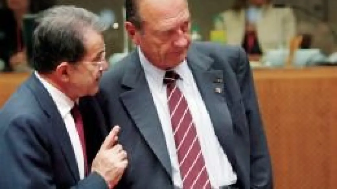 Przewodniczący Komisji Europejskiej Romano Prodi i prezydent Francji Jacques Chirac podczas szczytu w Brukseli, 17 czerwca 2004 / 