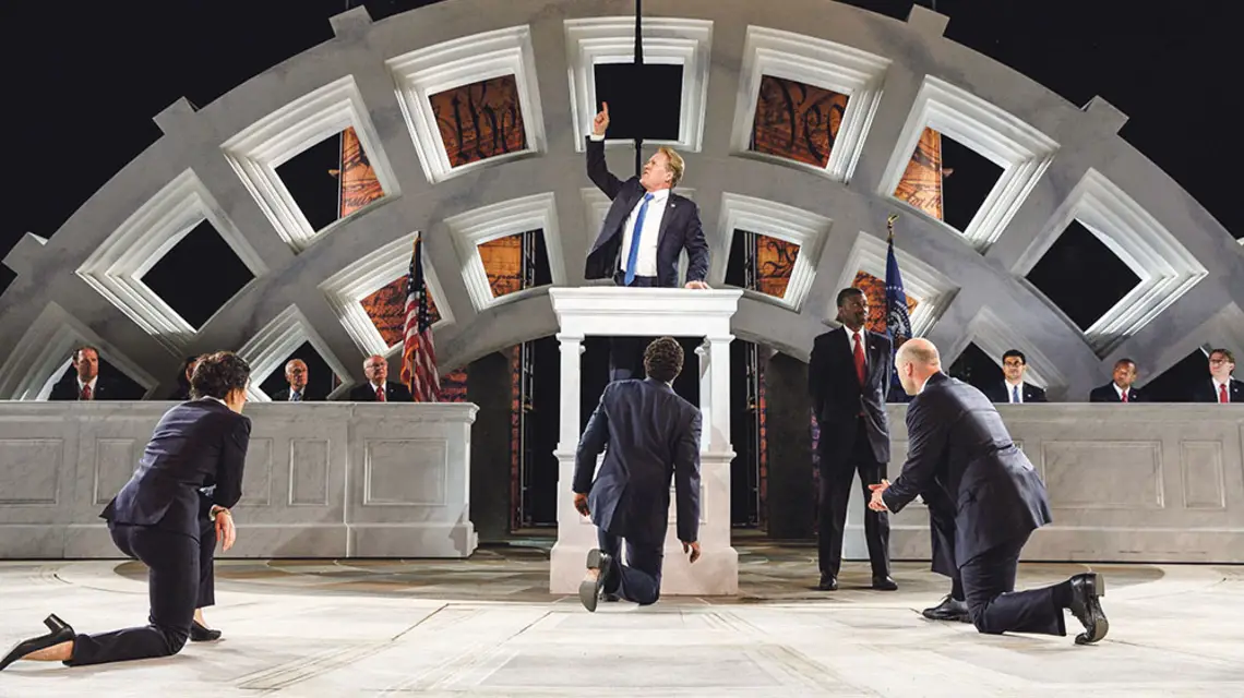 „Juliusz Cezar” w reż. Oskara Eustisa, Nowy Jork, 2017 r. / JOAN MARCUS / PUBLICTHEATER.ORG