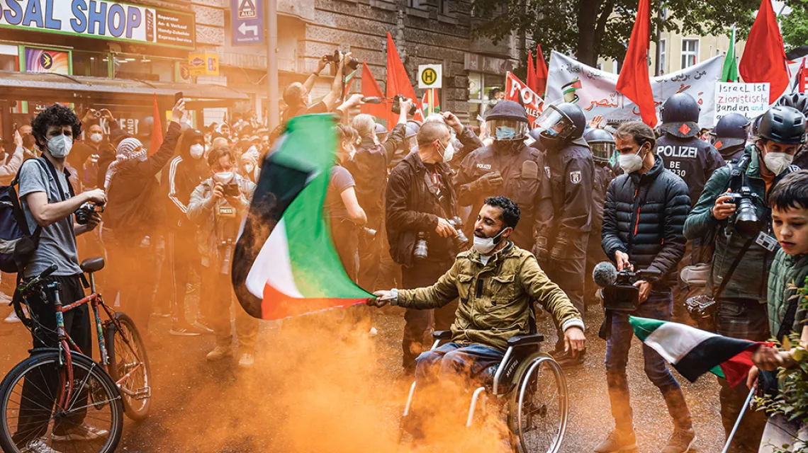 Przeciw Izraelowi, za Palestyną: takie demonstracje odbywają się na ulicach wielu niemieckich miast. Na zdjęciu: Berlin, 17 maja 2021 r. / / PIERRE ADENIS / LAIF / FORUM