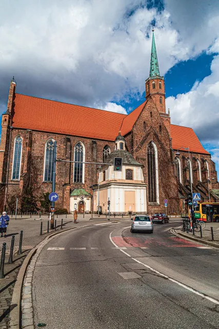 Kościół dominikanów we Wrocławiu, gdzie funkcję duszpasterza akademickiego  w latach 1996–2000 pełnił Paweł M. / ŁUKASZ DEJNAROWICZ / FORUM
