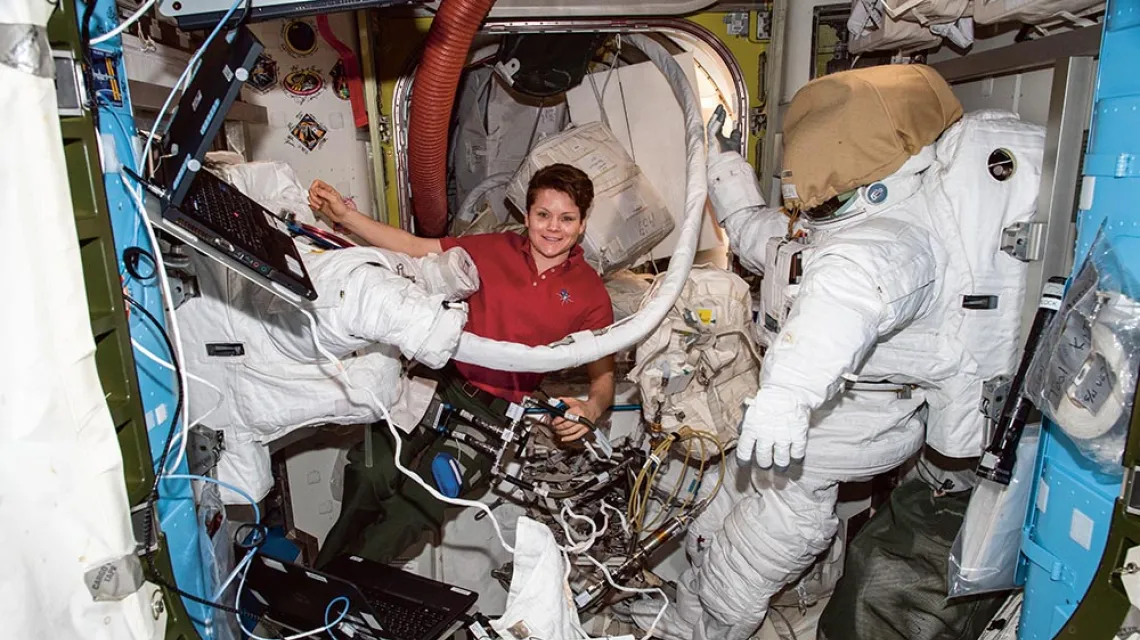 Amerykańska astronautka Anne McClain podczas misji Międzynarodowej Stacji Kosmicznej, grudzień 2018 r. / NASA.ORG