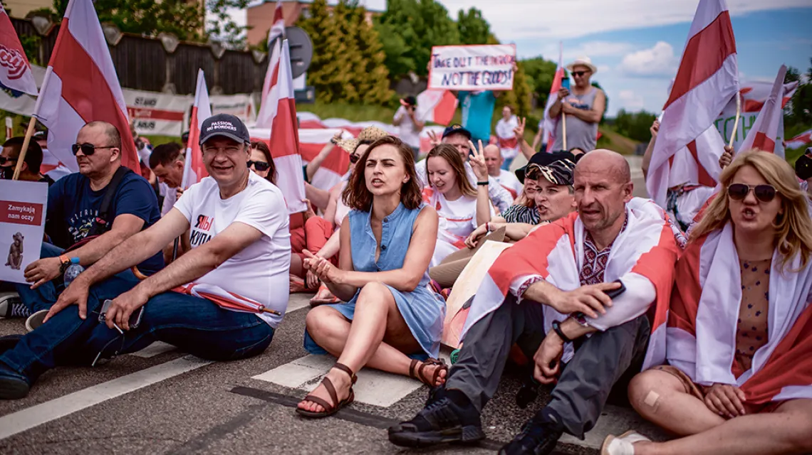 Blokada przejścia granicznego w Bobrownikach przez Białorusinów mieszkających w Polsce ­domagających się sankcji wobec reżimu Łukaszenki, 12 czerwca 2021 r. / MICHAŁ KOŚĆ / FORUM