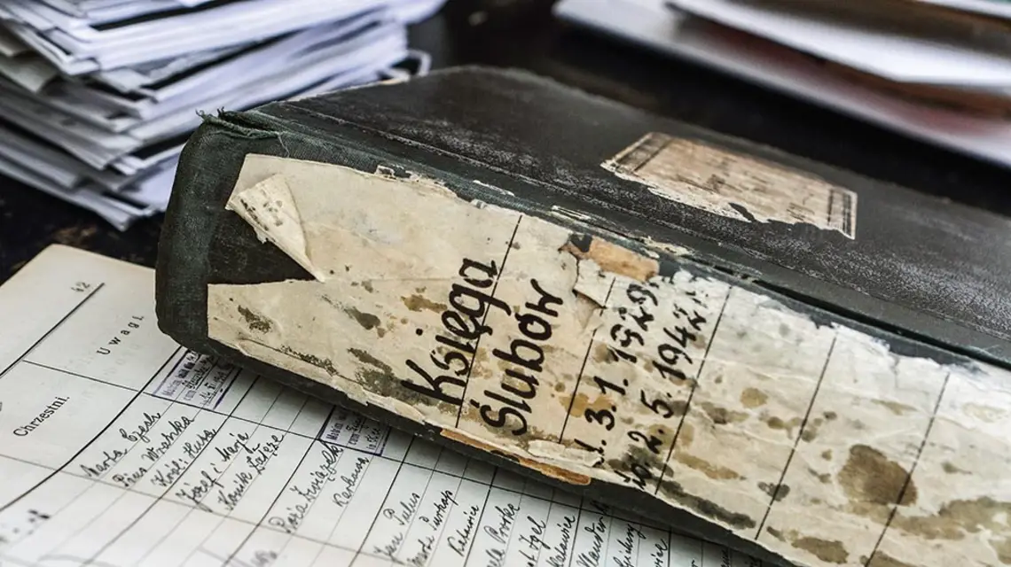 Parafialne księgi metrykalne, Katowice, marzec 2018 r. / HENRYK PRZONDZIONO / FOTO GOŚĆ / FORUM