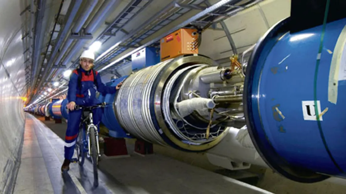 Sto metrów pod ziemią – w tunelu akceleratora LHC / fot. CERN / 