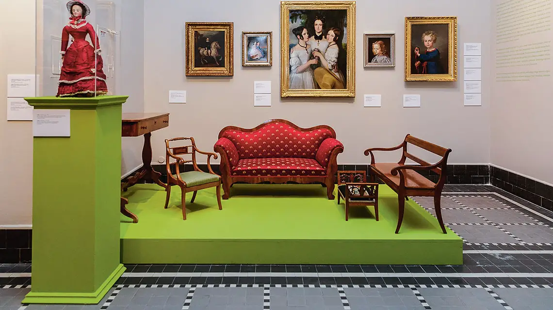 Rekonstrukcja saloniku mieszczańskiego, wystawa „Biedermeier” w Muzeum Narodowym w Szczecinie / ROBERT STACHNIK / MUZEUM NARODOWE SZCZECIN