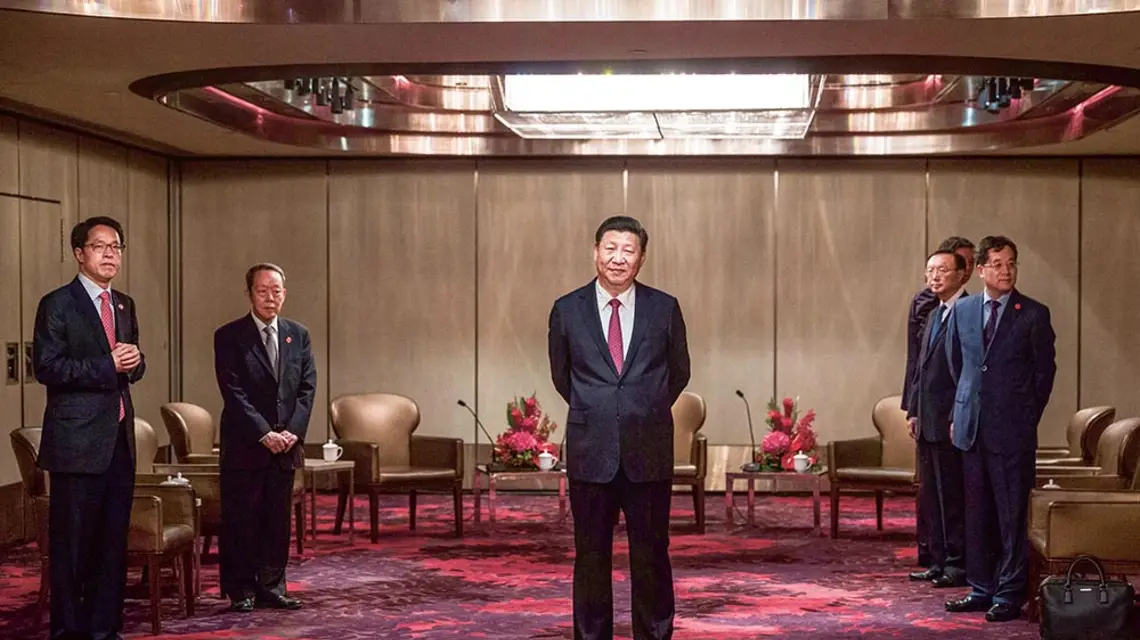 Prezydent Chin i sekretarz generalny Chińskiej Partii Komunistycznej Xi Jinping, czyli nowa twarz globalizacji. Hongkong 2017 r. / DALE DE LA REY / REUTERS / FORUM