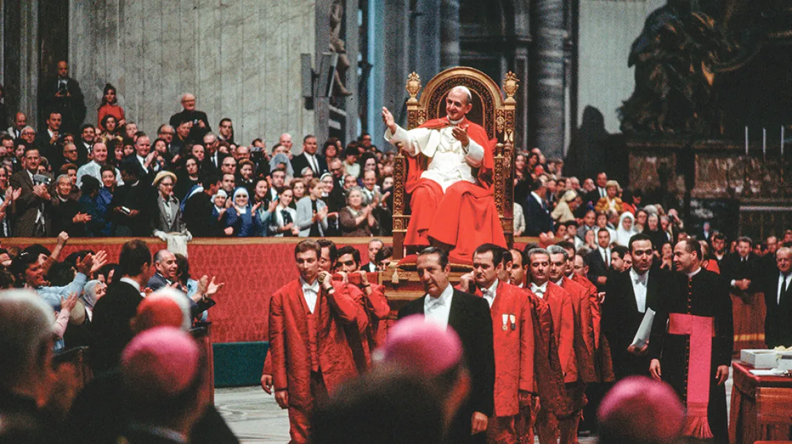 Jako papież Paweł VI zmierza w lektyce na nabożeństwo. Watykan, zdjęcie niedatowane / TED SPIEGEL / CORBIS / GETTY IMAGES