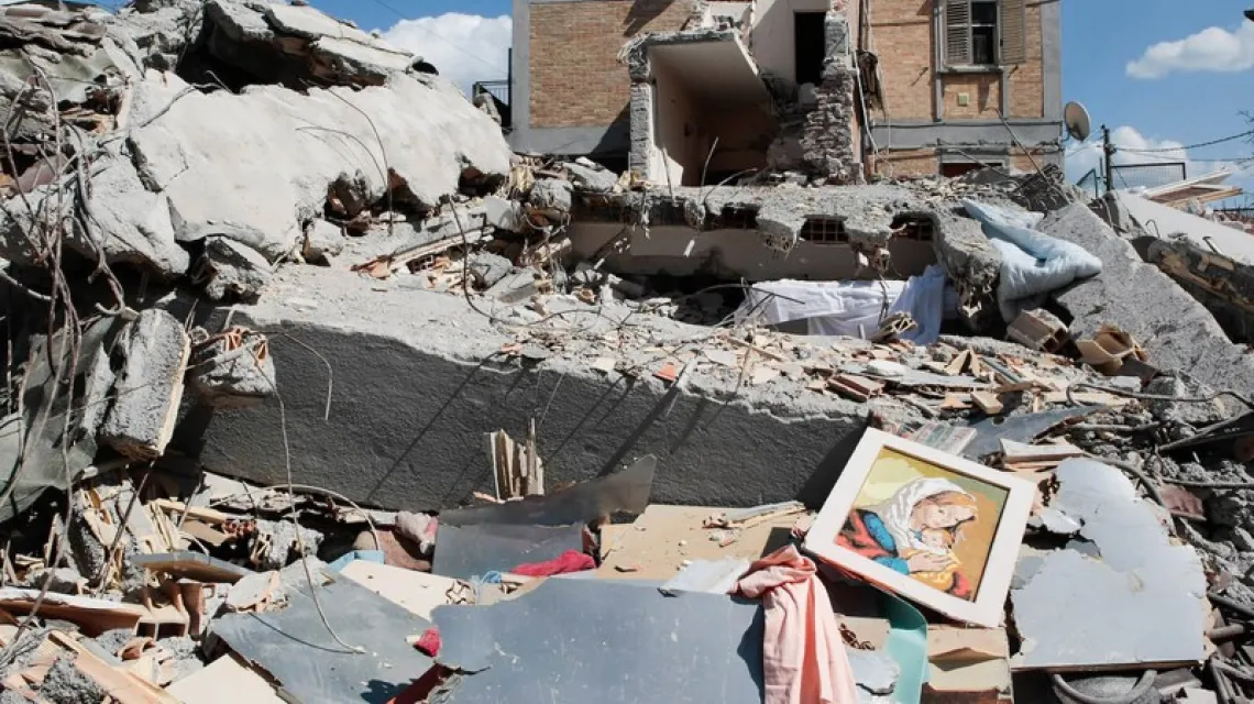 Fot. Claudio Morelli/Emblema/REPORTER / Miasto L'Aquila po trzęsieniu ziemi / 