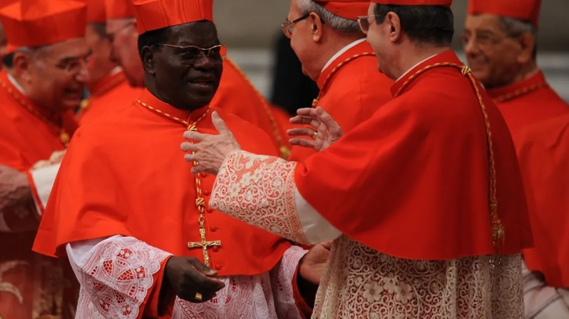 Laurent Monsengwo wśród członków Kolegium Kardynalskiego, Watykan, listopad 2010 r. / Fot. Alberto Pizzoli / AFP / East News / 