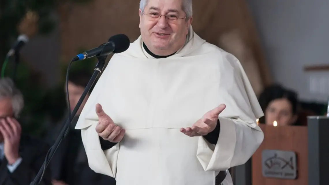 O. Jan Góra OP podczas uroczystości nadania urzędowej nazwy "Pola Lednickie" terenom wokół Bramy III Tysiaclecia nad brzegami jeziora Lednica. 05.01.2013 r./ / Fot. Pawel Jaskolka/REPORTER/EASTNEWS
