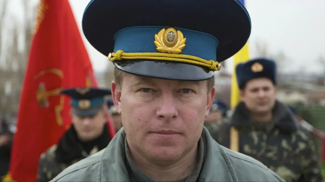 Płk Julij Mamczur, baza Belbek na Krymie, 4 marca 2014 r. / fot. AP/FOTOLINK