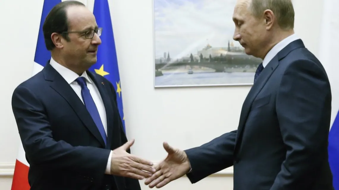 Prezydent Rosji Władimir Putin i prezydent Francji Francois Hollande podczas spotkania na temat zawieszenia kontraktu na dostarczenie przez Francję okrętów Mistral. Moskwa, 6 grudnia 2014 r. / fot. AFP / EAST NEWS