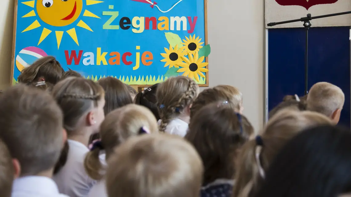 Rozpoczęcie roku szkolnego w jednej z warszawskich szkół podstawowych. 1 września 2015 r. / / FOT.Andrzej Hulimka/REPORTER