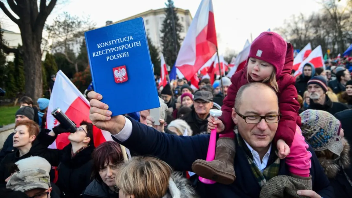 Marsz i manifestacja Komitetu Obrony Demokracji. Fot: Mariusz Gaczyński/EAST NEWS / 