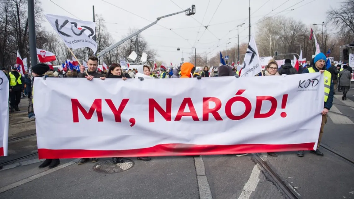 Marsz KOD w obronie Lecha Wałęsy, Warszawa, 27 lutego 2016 r. /  / fot. East News