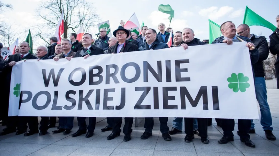 Manifestacja PSL „W obronie polskiej ziemi”. Warszawa, 16.03.2016 r. /  / Fot. Kacper Bierylo/EASTNEWS