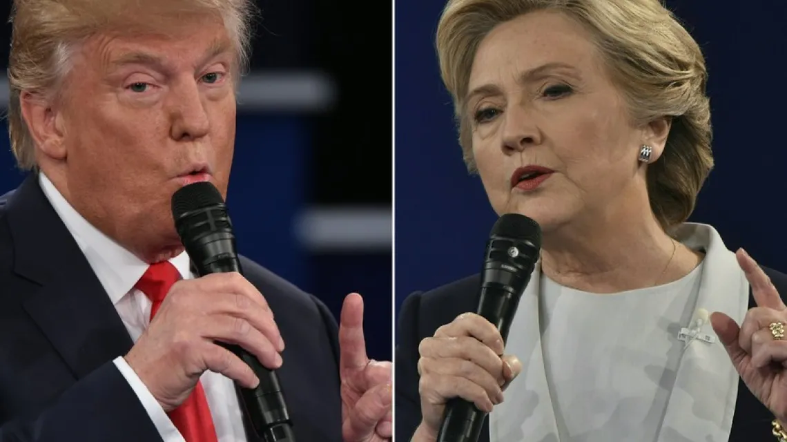 Donald Trump i Hillary Clinton podczas drugiej debaty prezydenckiej, 09.10.206 r. /  / Fot. Paul J. Richards/ AFP PHOTO/ EASNEWS