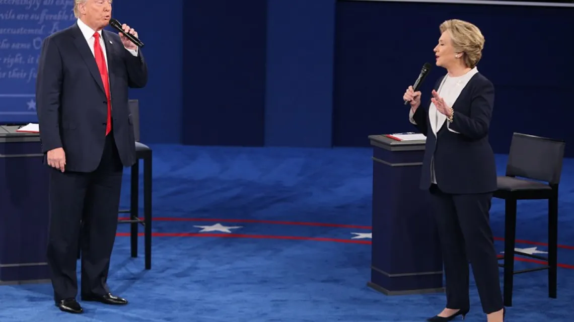 Donald Trump i Hillary Clinton podczas drugiej debaty prezydenckiej, 09.10.206 r. /  / Fot. St Louis Post-Dispatch/TNS/ABACA/EAST NEWS