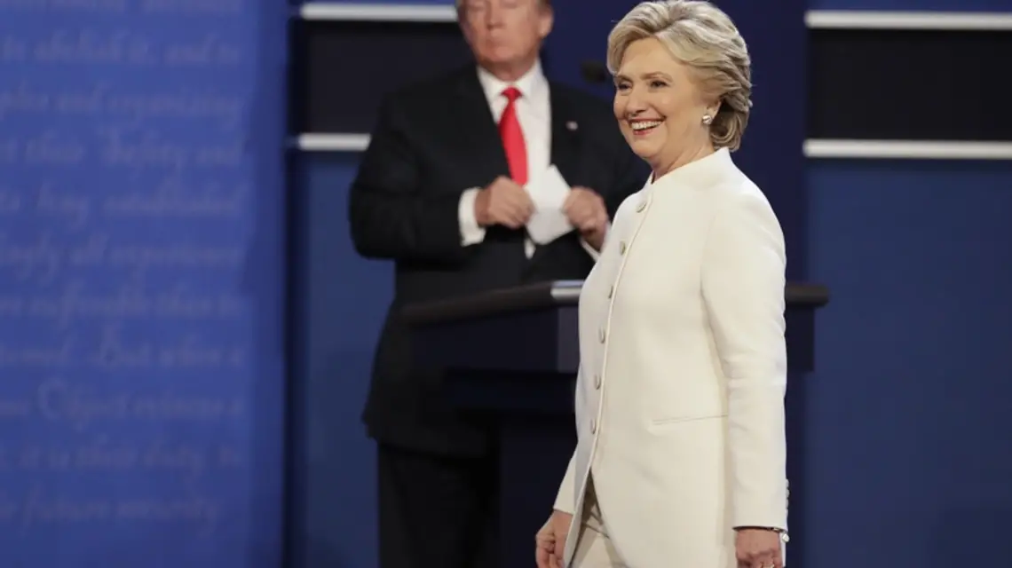 Hillary Clinton i Donald trum podczas trzeciej debaty prezydenckiej 19.10.2016 r./ / Fot. John Locher/AP/FOTOLINK/EASTNEWS
