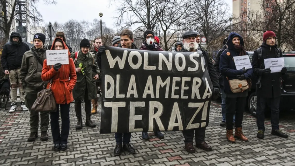 Pikieta „Solidarni z Ameerem” przed Collegium Novum UJ, Kraków, październik 2016 r. /  /  Fot. Beata Zawrzel / REPORTER