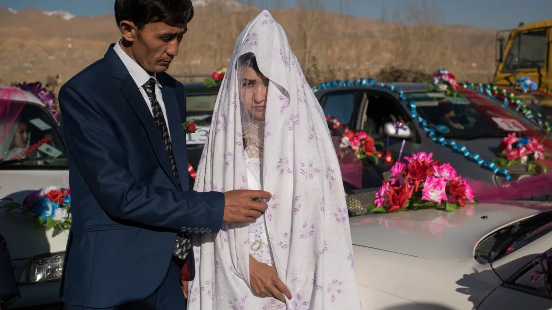 Ceremonia ślubna w górach Hindukusz w środkowym Afganistanie, listopad 2017 r. Fot. Sputnik/EAST NEWS / 