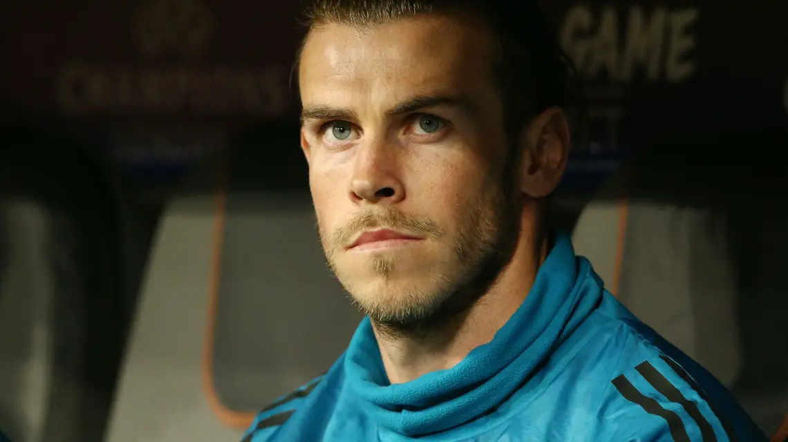 Gareth Bale na ławce Realu podczas półfinałowego meczu Ligi Mistrzów z Bayernem, 25 kwietnia 2018 / Fot. Oliver Behrendt / Pixathlon / Reporter / East News / 
