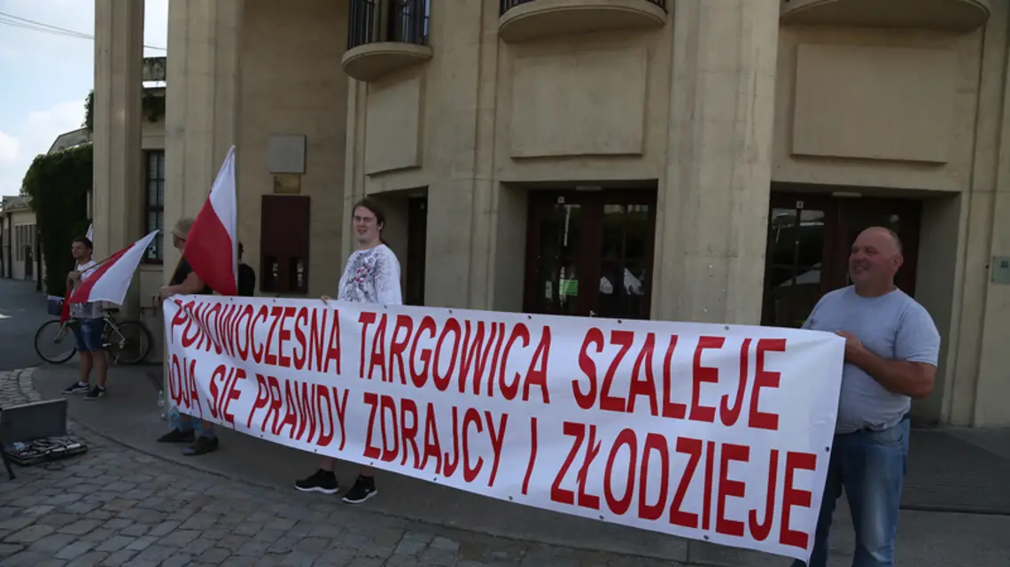 Protest środowisk narodowych podczas zorganizowanego na wrocławskim Festiwalu Wolności panelu dyskusyjnego o rocznicy 4. czerwca / Fot. Paweł Relikowski / Polska Press / East News / 