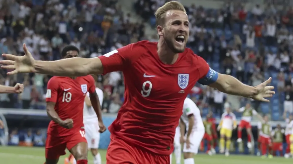 Harry Kane, zdobywca dwóch goli dla Anglii w meczu z Tunezją, 18 czerwca 2018 r. / Fot. Thanassis Stavrakis / AP Photo / East News / 