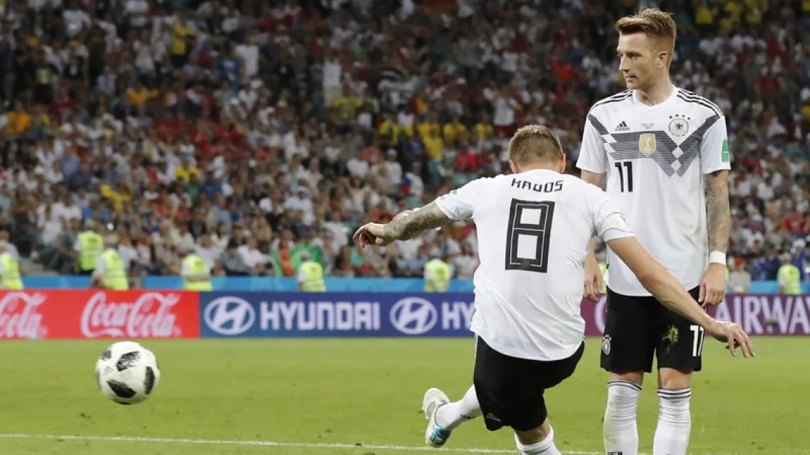 Toni Kroos strzela zwycięską bramkę w meczu Niemcy-Szwecja, Soczi, 23 czerwca 2018 r. / Fot. Frank Augstein / AP Photo / East News / 