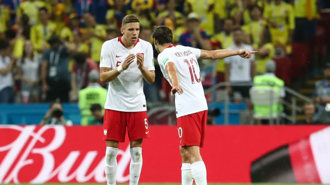 Jan Bednarek i Grzegorz Krychowiak podczas meczu z Kolumbią, 24 czerwca 2018 / Fot. Andrzej Iwańczuk / Reporter / East News / 