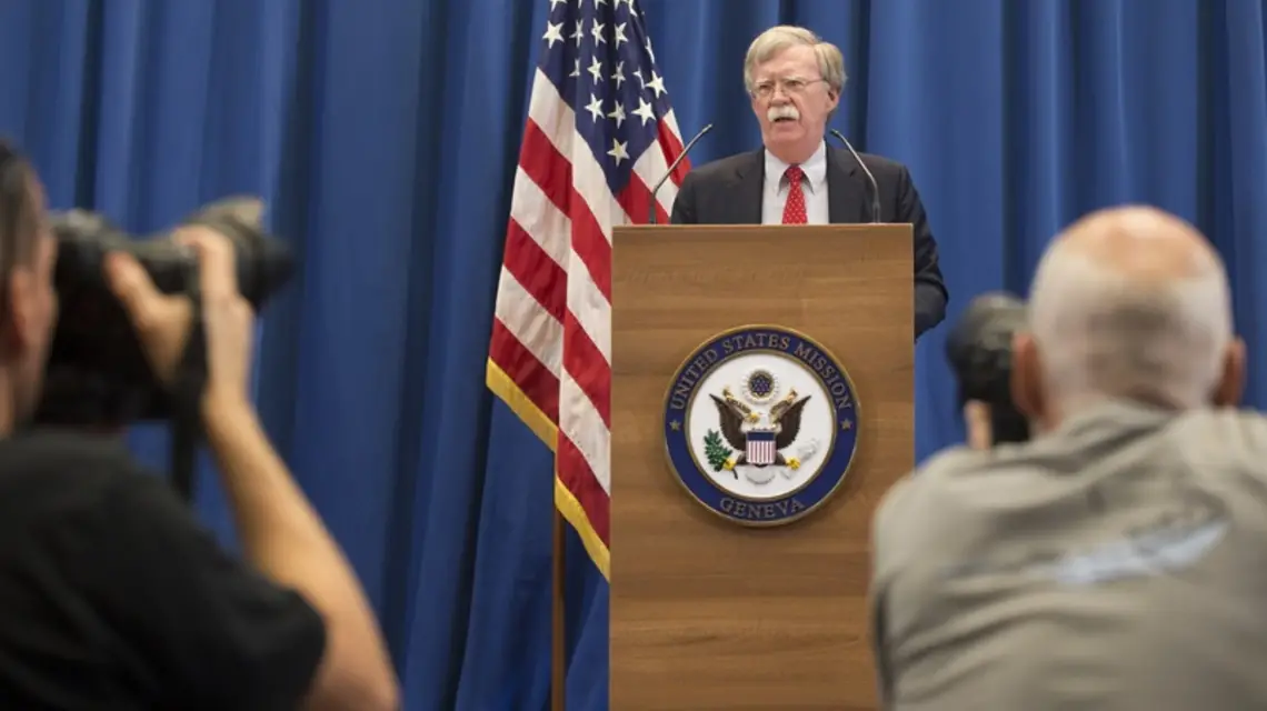 John Bolton podczas konferencji prasowej w Genewie, sierpień 2018 r. / Fot. Xu Jinquan / Xinhua / East News / 
