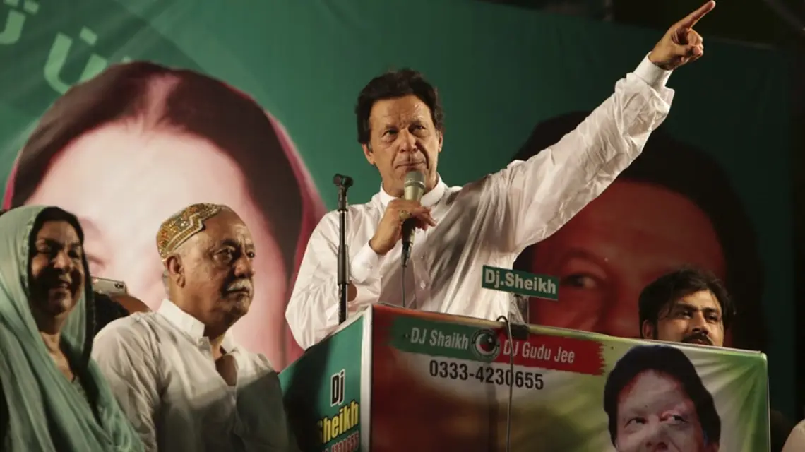 Imran Khan podczas wiecu w Lahore, 23 lipca 2018 r. / Fot. K.M. Chaudary / AP Photo / East News / 