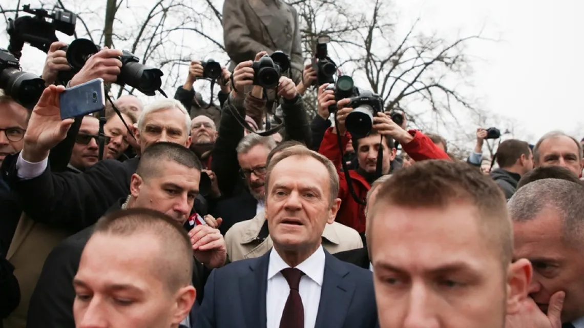 Donald Tusk pod pomnikiem Piłsudskiego, Warszawa, 11 listopada 2018 r. / Fot. Beata Zawrzel / Reporter / East News / 