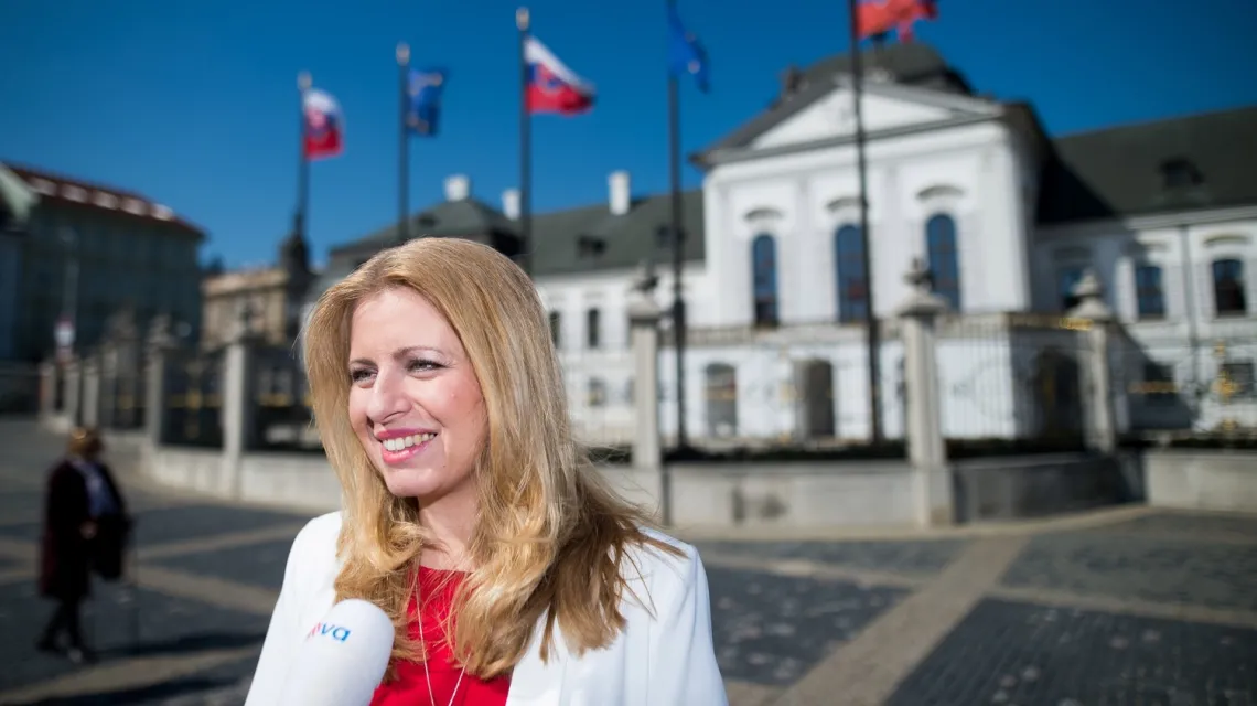Prezydent elekt Zuzana Čaputová przed pałacem prezydenckim w Bratysławie, 31 marca 2019 r. / /  FOT. VLADIMIR SIMICEK/AFP/East News