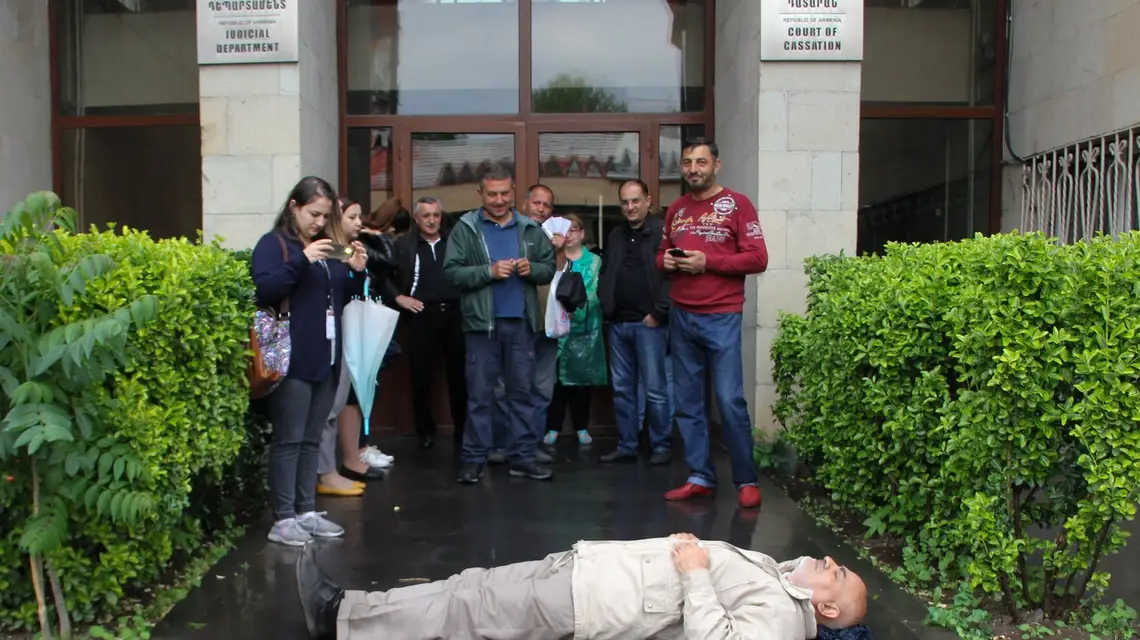 Protest zwolenników premiera Koczariana przed jednym z sądów w Erewanie, 20 maja 2019 r. / Fot. Hayk Petrosyan / Sputnik / East News / 