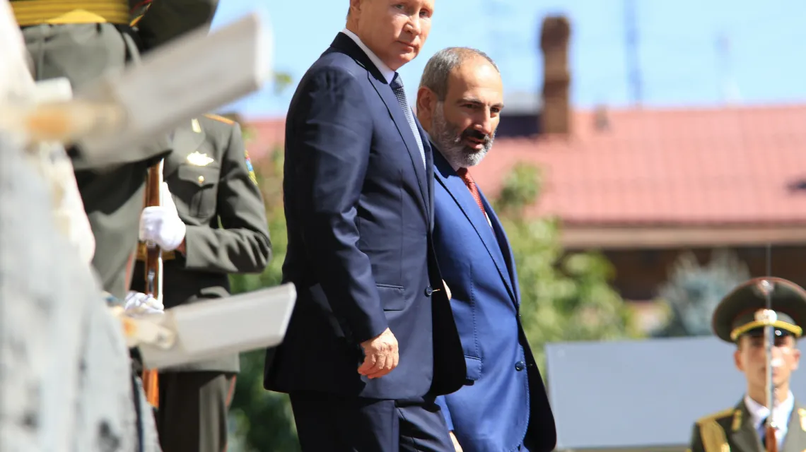 Władimir Putin i premier Armenii Nikol Paszynian przed sesją Najwyższej Eurazjatyckiej Rady Gospodarczej, Erywań, październik 2019 r. / FOT. Gevorg Ghazaryan/Xinhua/ East News / 