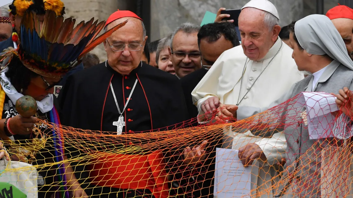 Procesja otwierająca Synod dla Amazonii, plac Świętego Piotra, 7 października 2019 r. /  / FOT. ANDREAS SOLARO/AFP/East News