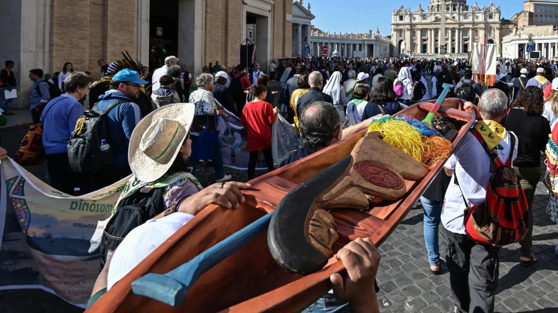 Uroczystości towarzyszące Synodowi dla Amazonii, z udziałem rdzennej ludności regionu, Watykan, 19 października 2019 r. / Fot. Vincenzo Pinto / AFP / East News / 