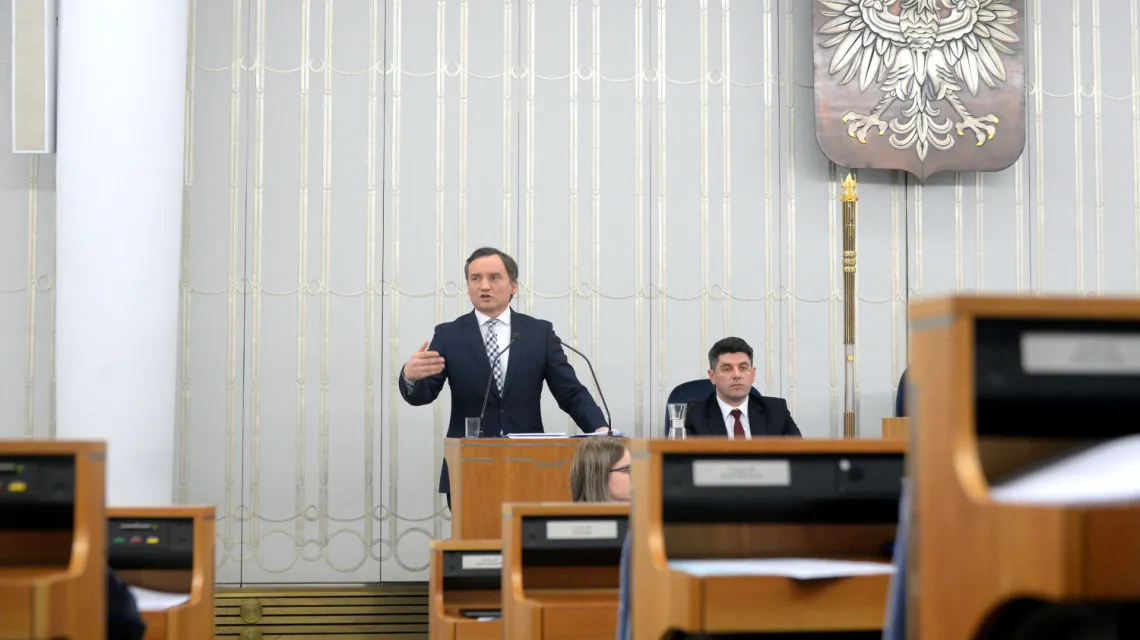 Zbigniew Ziobro podczas posiedzenie Senatu – jednym z jego punktów była ustawa dotycząca dyscyplinowania sędziów. 15 stycznia 2020 r. / FOT. Jan Bielecki/East News / 