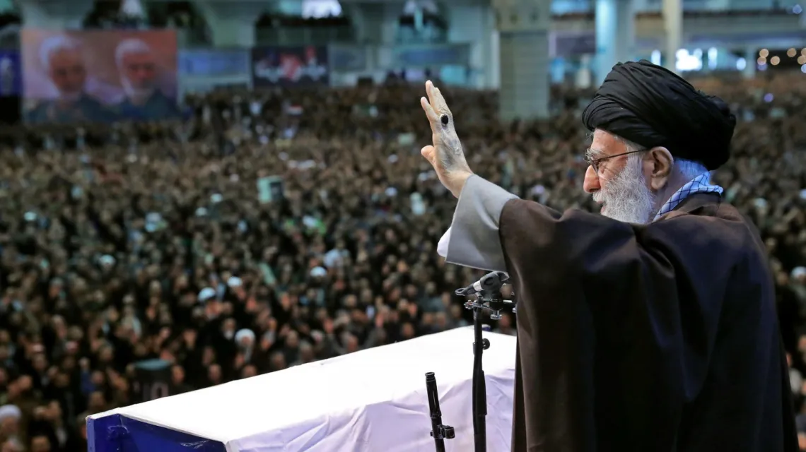 Ajatollah Ali Chamenei wygłasza kazanie w meczecie Mosalla w Teheranie, 17 stycznia 2020 r./ FOT. AFP PHOTO / HO / KHAMENEI.IR / EAST NEWS / 