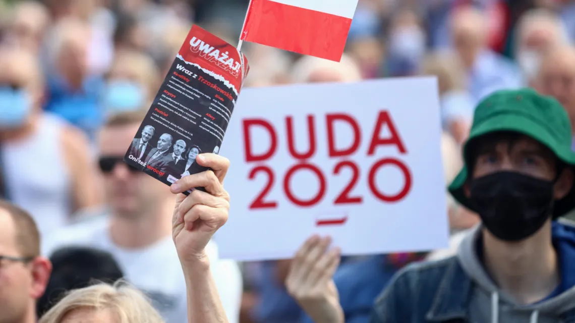 Podczas spotkania Andrzeja Dudy z mieszkańcami Olkusza, 9 lipca 2020 r. / FOT. Beata Zawrzel/REPORTER / 