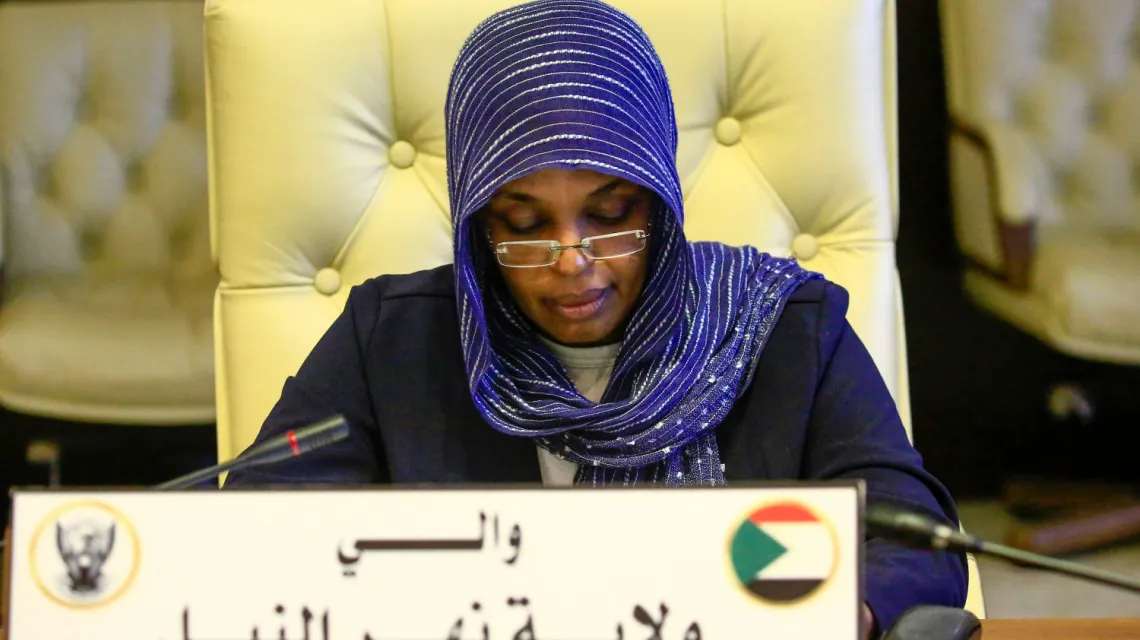 Nowowybrana gubernatorka prowincji Nil Amna Makki bierze udział w posiedzeniu sudańskiego rządu, Chartum, 26 lipca 2020 r. / Fot. ASHRAF SHAZLY / AFP / EAST NEWS / 