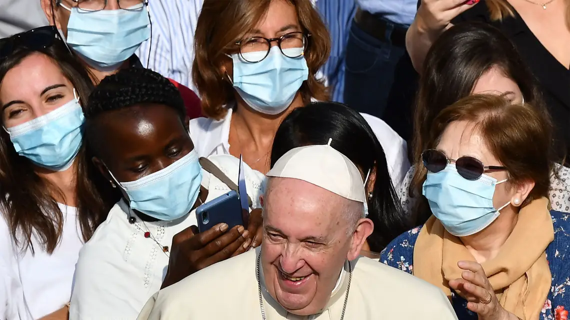 Cotygodniowa audiencja papieża Franciszka na dziedzińcu San Damaso w Watykanie, wrzesień 2020 r. Fot. VINCENZO PINTO/AFP/East News / 