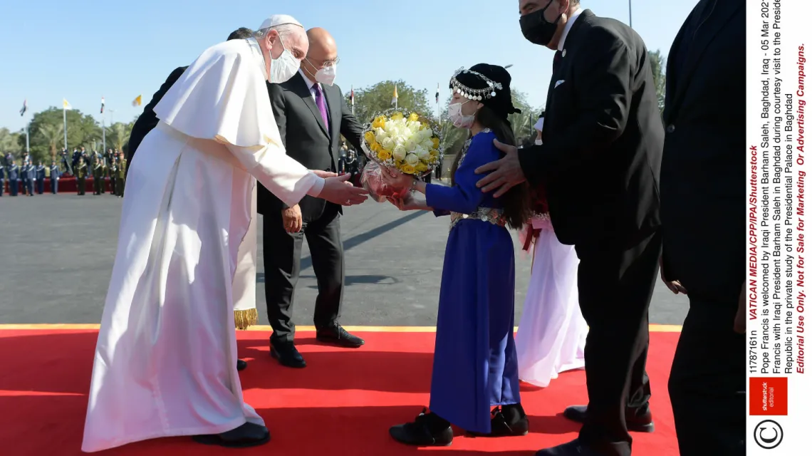 Powitanie Franciszka na lotnisku w Bagdadzie, 5 marca 2021 r. / Fot. VATICAN MEDIA / EAST NEWS / 